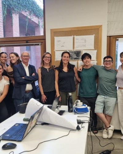 Arantxa Pérez Gil y José Juste con el equipo del área de trabajo de Bujalcayado