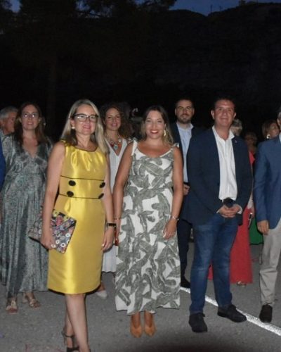 El presidente de la Diputación de Albacete, junto a la vicepresienta y a la diputada de Atención Ciudadana junto al alcalde de Alcalá del Júcar en sus fiestas