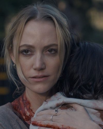 (L-R) Maika Monroe as Polly Murphy and Nora & Lola Contreras as Josie Morales in 20th Century Studios' THE HAND THAT ROCKS THE CRADLE. Photo by Suzanne Tenner. © 2025 20th Century Studios. All Rights Reserved.