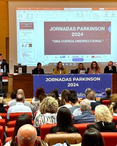 Plano general de la apertura de las Jornadas Parkinson 2024 en la Facultad de Medicina de Albacete I