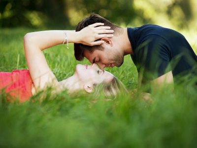 couple-1934204_1280