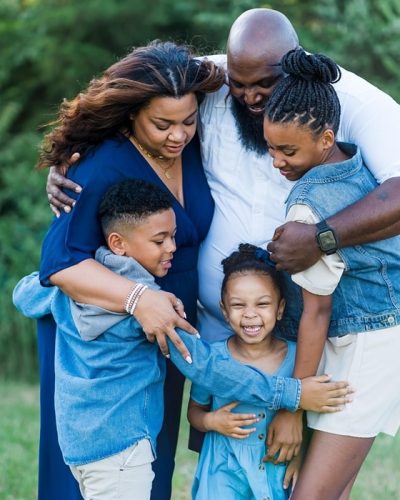 family-7257182_1280